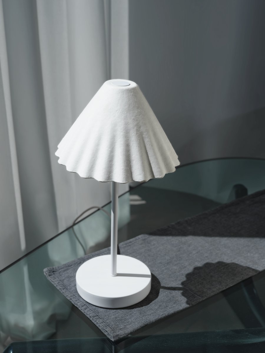 Pulp 40cm Wit tafellamp Van Ledvance - Het is aan te raden om het op het bureau in de woonkamer, op het bureaublad of op het nachtkastje als bedlamp te plaatsen.