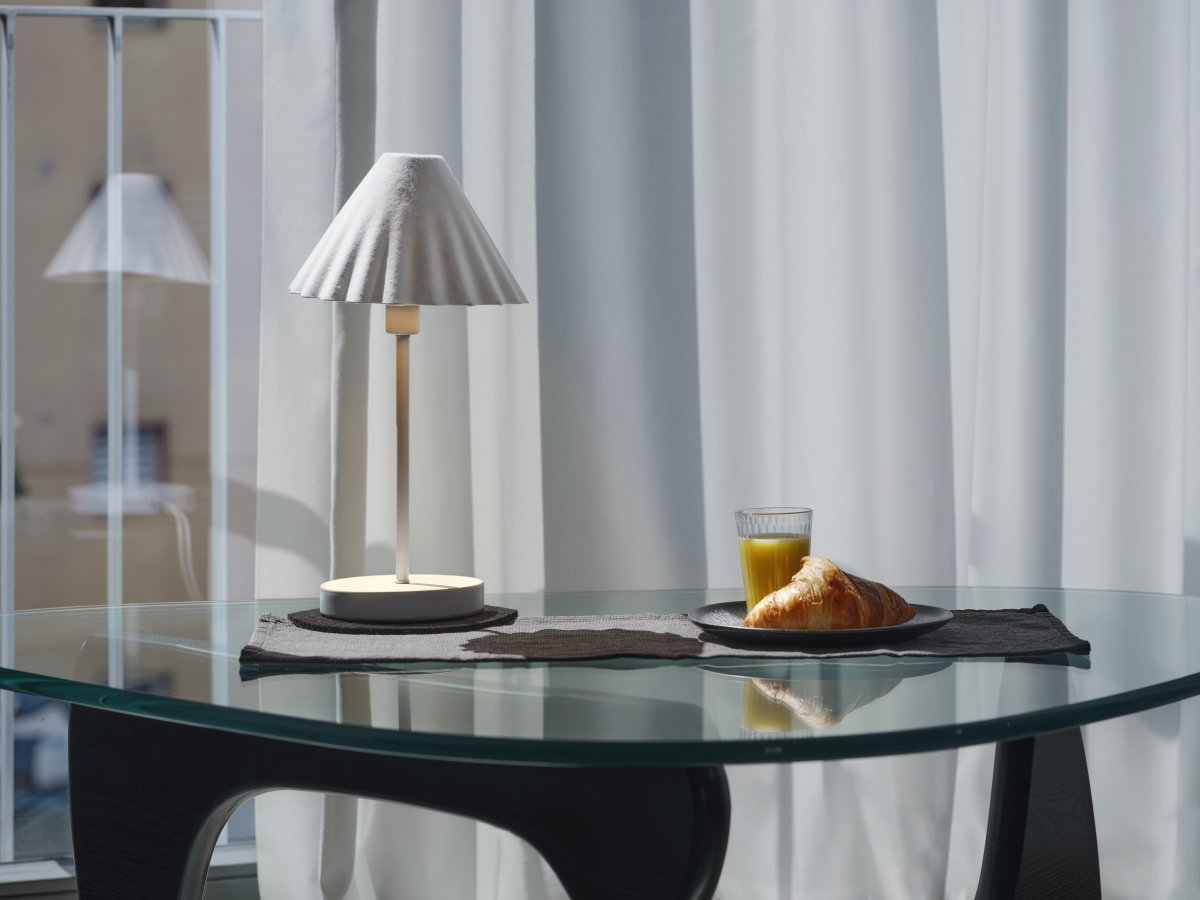 Pulp 40cm Wit tafellamp Van Ledvance - Het is aan te raden om het op het bureau in de woonkamer, op het bureaublad of op het nachtkastje als bedlamp te plaatsen.