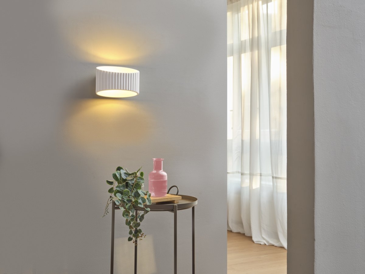 Plaster Band 34cm Wit wandlamp Van Ledvance - Plaster Band &auml;r en modern v&auml;gglampa gjord av gips.