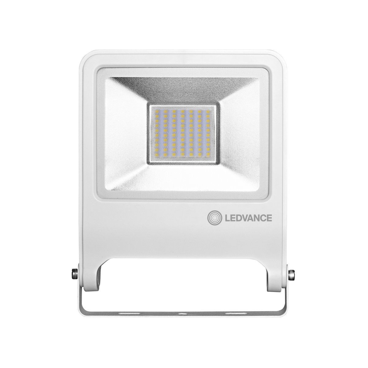 Flood 50W Wit buitenlamp Van Ledvance - Den robusta konstruktionen och det kraftfulla ljuset ger trygg och p&aring;litlig belysning &aring;ret runt.