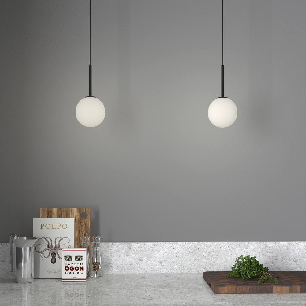 Ballon Ø14 Matzwart hanglamp Van Herstal - Placera Ballon pendel i ditt vardagsrum som ett kluster eller k&ouml;k f&ouml;r att ge ditt hem en trendig, ungdomlig atmosf&auml;r och en str&aring;lande personlighet eller varf&ouml;r inte &ouml;ver nattduksbordet!