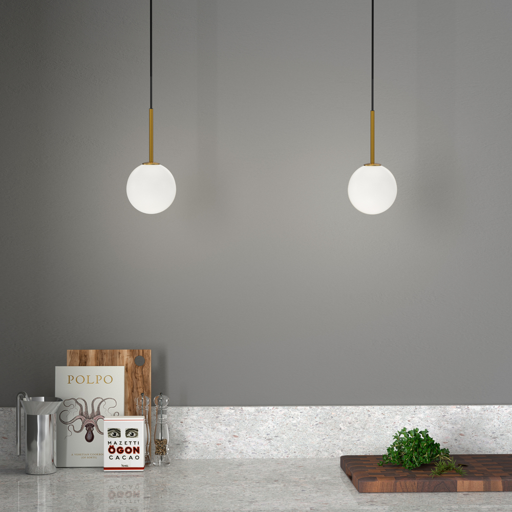 Ballon Ø14 Messing/goud hanglamp Van Herstal - Placera Ballon pendel i ditt vardagsrum som ett kluster eller k&ouml;k f&ouml;r att ge ditt hem en trendig, ungdomlig atmosf&auml;r och en str&aring;lande personlighet eller varf&ouml;r inte &ouml;ver nattduksbordet!