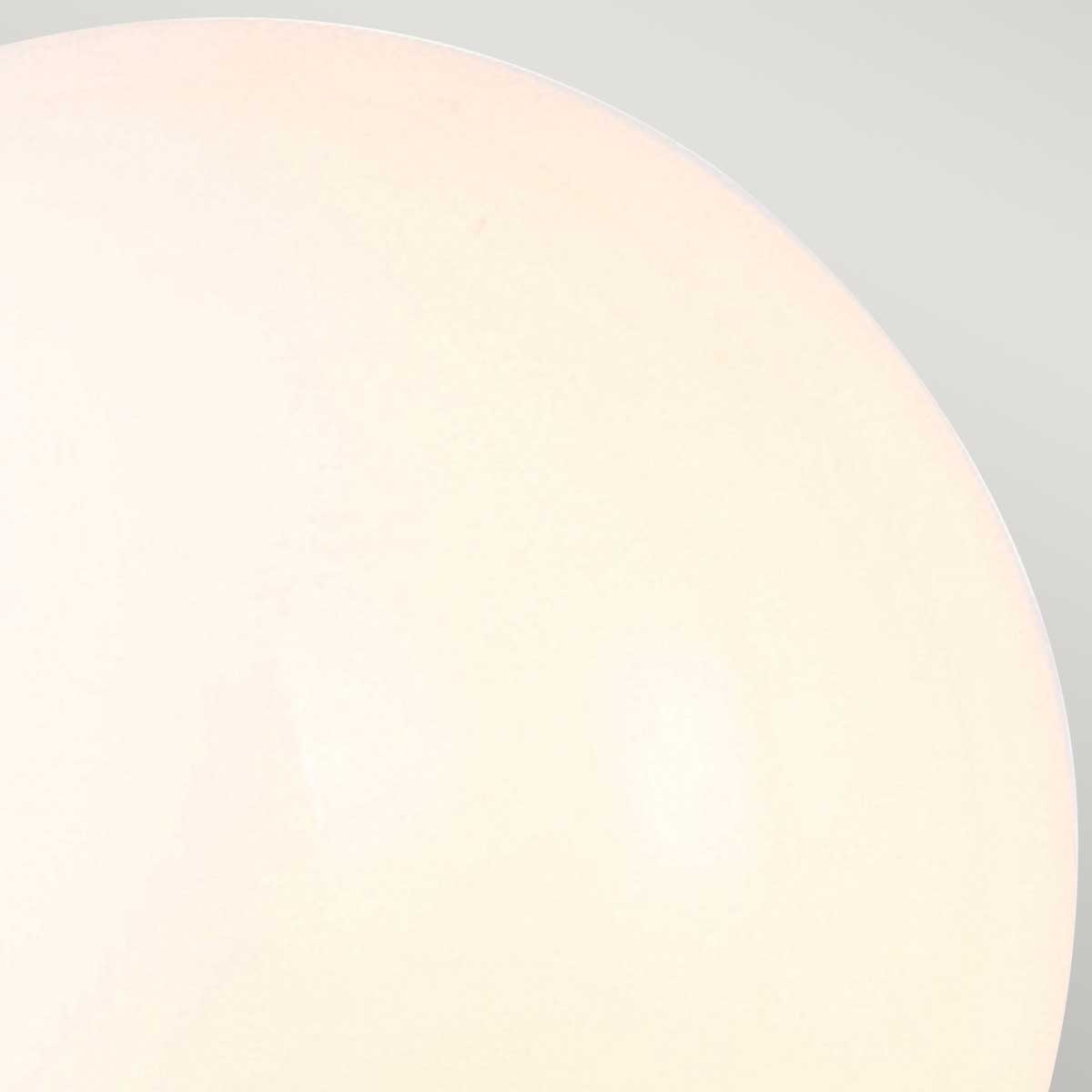 Austen Ø13 Gepolijst chroom badkamerlamp Van Elstead Lighting - De lamp heeft een gepolijste chromen afwerking en een elegante glazen kap, wat hem een tijdloze uitstraling geeft.
