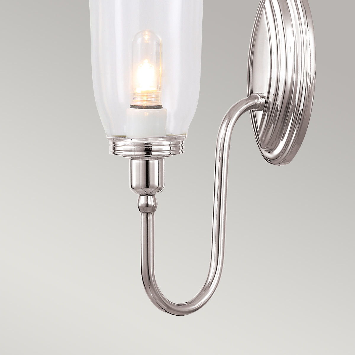 Blake 34cm Gepolijst nikkel badkamerlamp Van Elstead Lighting - De lamp is verkrijgbaar in verschillende stijlen en glasuitvoeringen en wordt aangeboden met oppervlakken in gepolijst chroom, gepolijst nikkel en gepolijst messing.