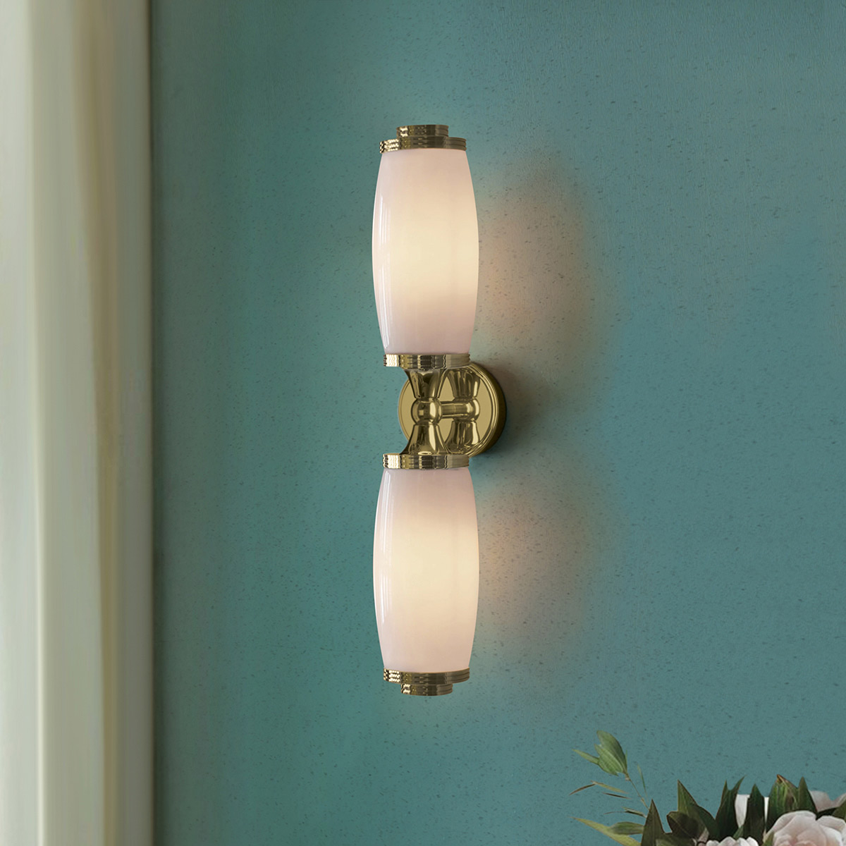 Eliot 47cm Gepolijst messing badkamerlamp Van Elstead Lighting - Inclusief vervangbare G9-lichtbronnen van 3W, met een lichtopbrengst van 300lm en een kleurtemperatuur van 3000K (niet dimbaar).