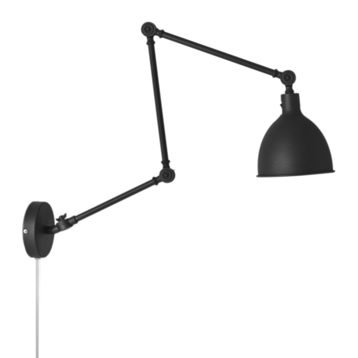 Bazar 122cm Zwart wandlamp Van By Rydéns - Dankzij de buigzame scharnieren en de richtbare lampkop is Bazar ideaal als leeslamp in de slaapkamer en als lichtbron boven het aanrecht in de keuken.