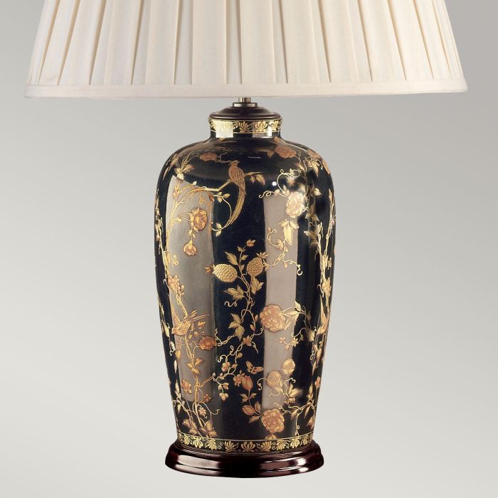 Black Birds 74cm Zwart tafellamp Van Elstead Lighting - Utrustad med en tr&auml;bas, veckad lampsk&auml;rm i kr&auml;mf&auml;rgad textil och en dekorativ avslutning i antikm&auml;ssing.