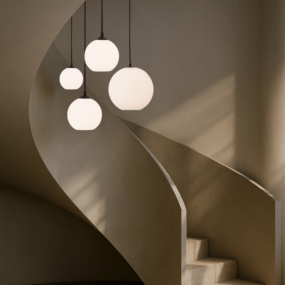 Capo Ø20 Wit hanglamp Van Belid - Een elegante en stijlvolle lamp die een gelijkmatig en sfeervol licht in de kamer verspreidt.