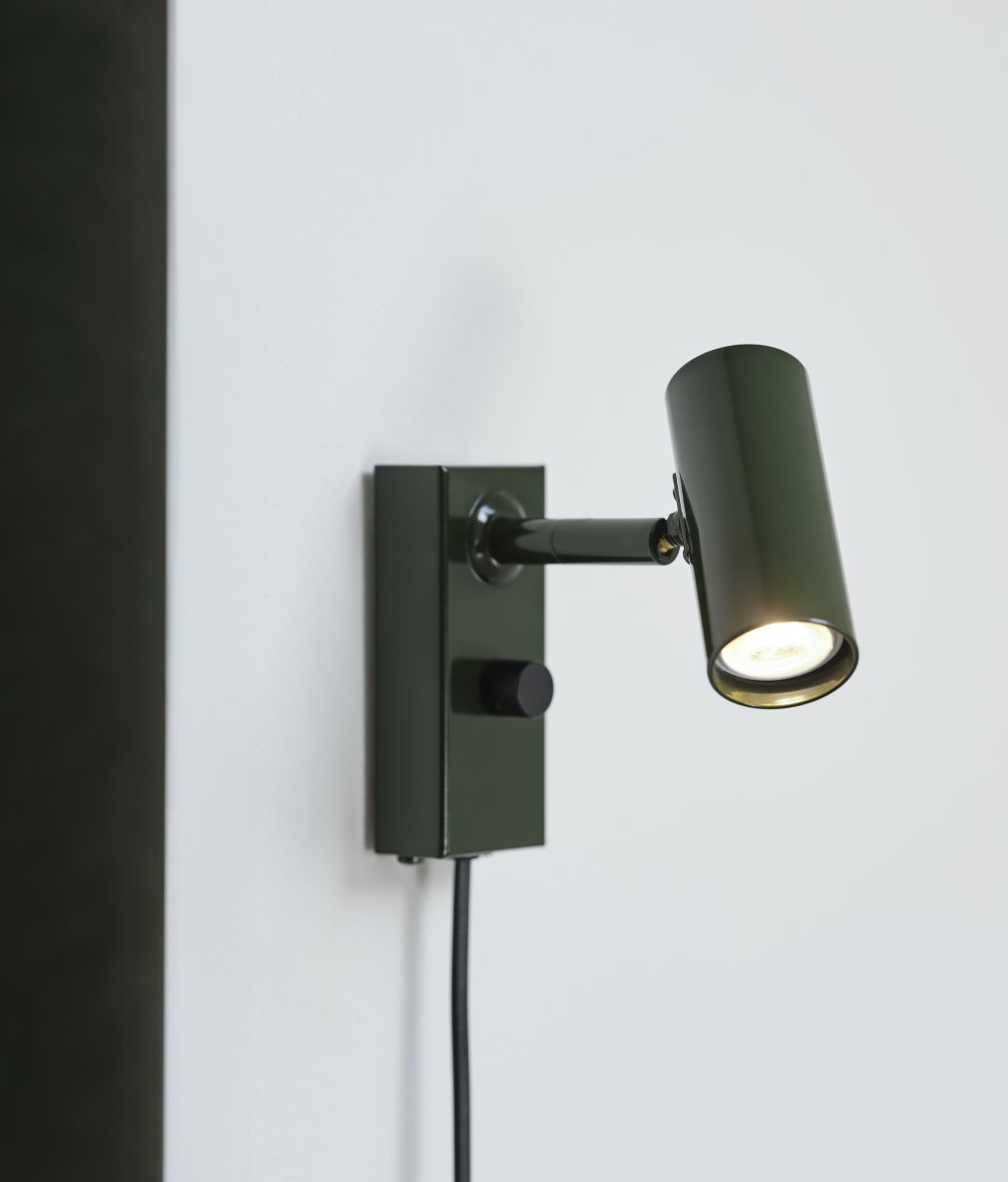 Cato Bosgroen leeslamp Van Belid - De nieuwe kleuren zijn geïnspireerd op hedendaagse trends, maar hebben een unieke touch gekregen die past bij de natuurlijke kleurtinten van de Scandinavische traditie.