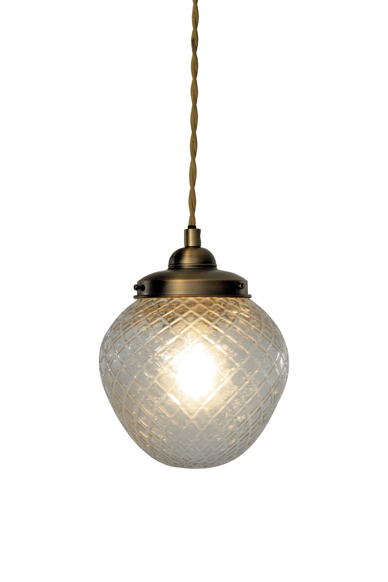 Gatsby Ø15 Antiek messing raamlamp Van Aneta Lighting - De Gatsby raamlamp heeft een klassieke en elegante uitstraling met een decoratieve kap van helder, gehard glas en metalen details met een antieke messing afwerking.