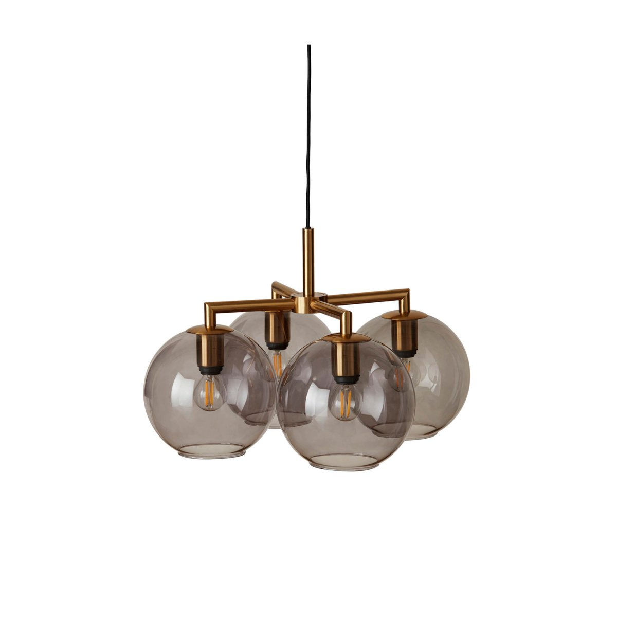 Ture Ø45 Messing hanglamp Van CO Bankeryd - De Ture plafondlamp past boven de eettafel, waar hij een mooi licht geeft, of boven de salontafel om de stijl van de woonkamer te bepalen.