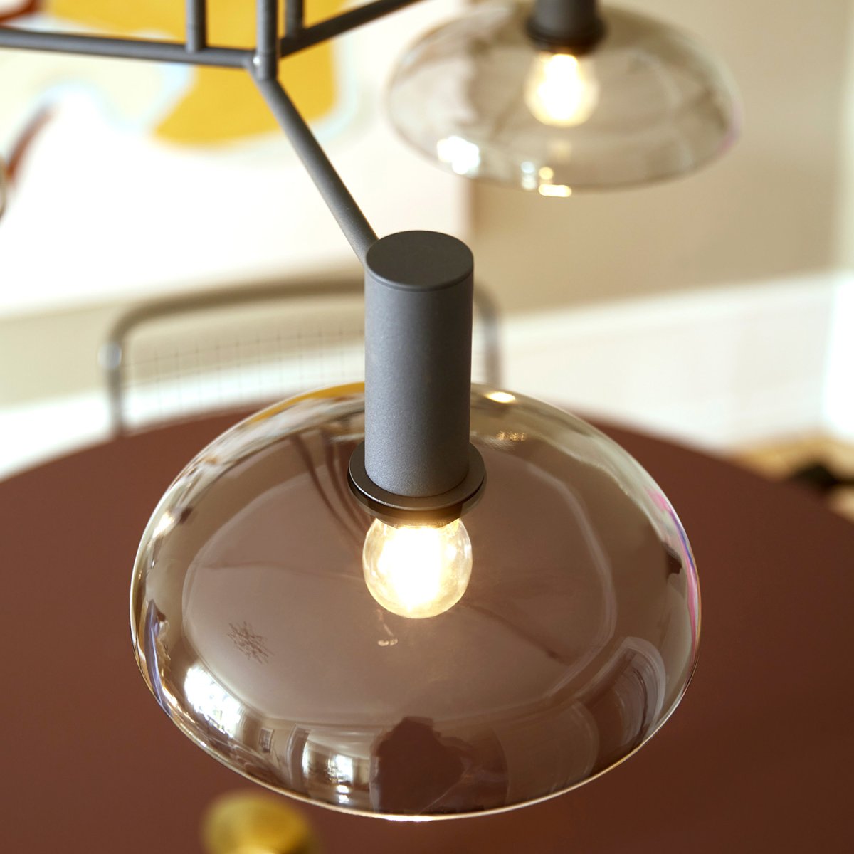 Ufo Circle 80cm Zwart hanglamp Van CO Bankeryd - De UFO Circle plafondlamp heeft een volwassen, modern design dat elk ingericht huis verfraait.