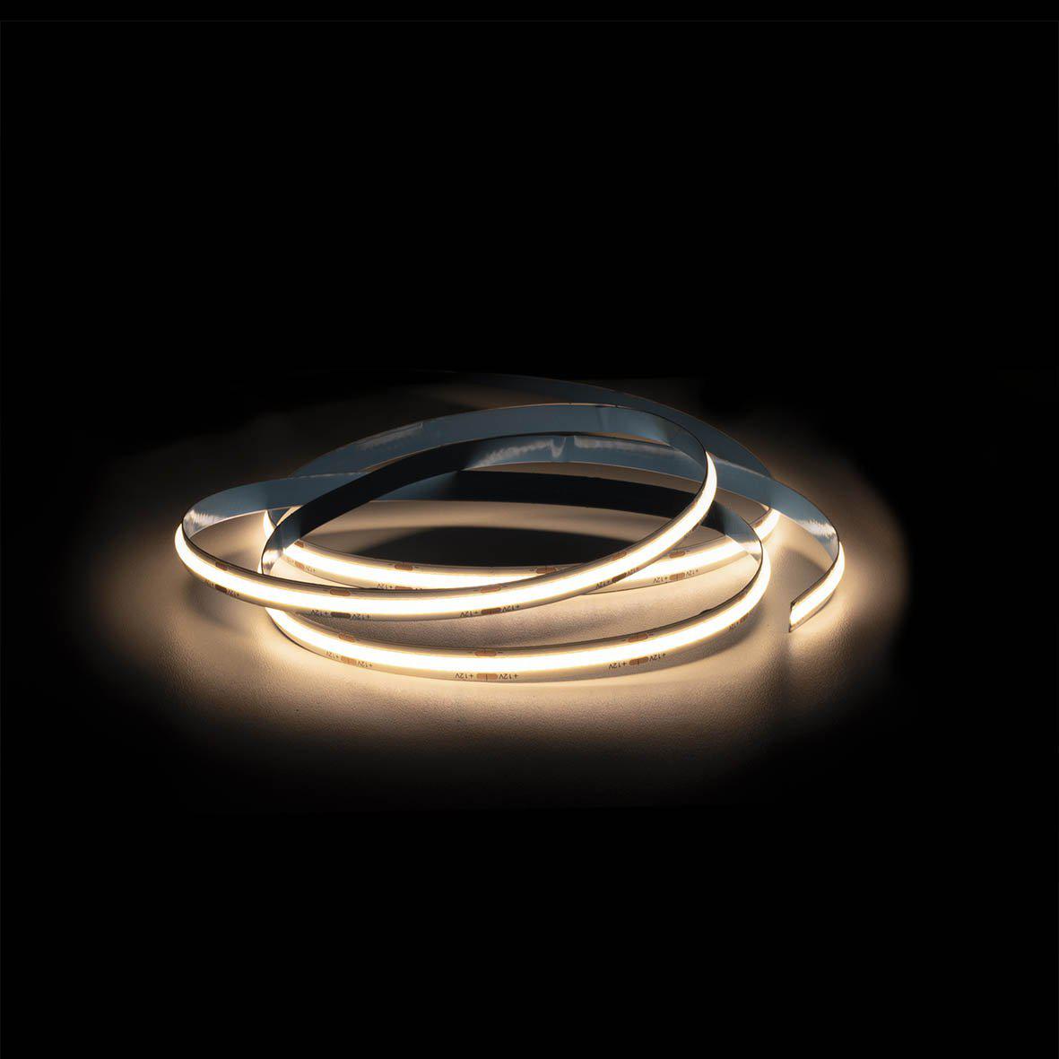 Cobby LED-strip 12V 3000K 5m Van Designlight - Dit is inbegrepen in de verpakking:Cobby 12V LED-strip (5 m)2 startkabels, 2 meter per kabelSnelkoppelingen voor een veilige en stabiele aansluiting op de LED-stripDe LED-strip wordt compleet geleverd met twee startkabels van elk 2 meter, voorzien van zorgvuldig geselecteerde snelkoppelingen die het risico op los contact minimaliseren.
