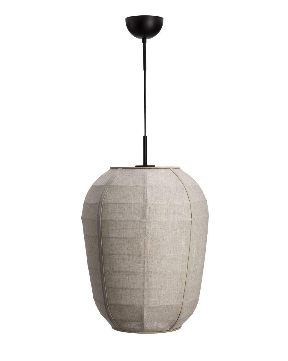 Delino Ø40 Beige hanglamp Van By Rydéns - Het frame van essenhout en de decoratieve rotan details geven de lamp een warme en harmonieuze uitstraling.