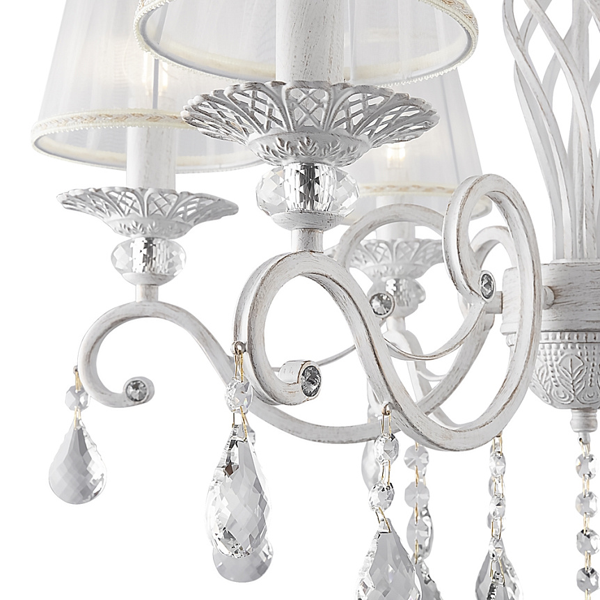 Grace Ø65 Wit hanglamp Van Maytoni - Grace is een klassieke metalen kroonluchter met een prachtige antiekwitte afwerking.