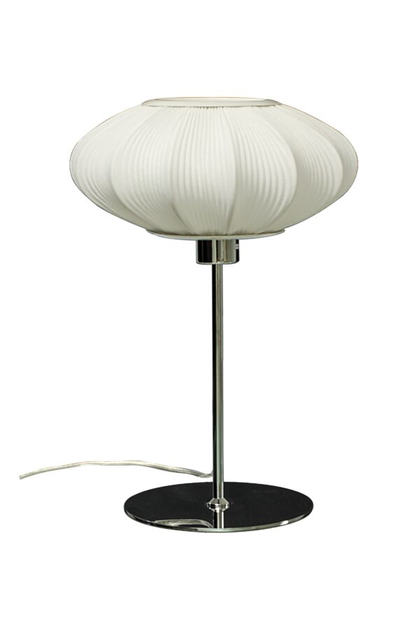 Mamsell 45cm Chroom tafellamp Van Aneta Lighting - De Mamsell tafellamp is bekleed met fijn geplooide stretchstof die zorgt voor een aangenaam, licht gedempt licht.