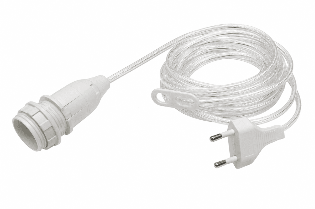 Lampsnoer 5m met schakelaar en stekker Transparant Van Nordic Lighting - Met een royale kabellengte van 5 meter heb je veel flexibiliteit om de ster te plaatsen waar hij het beste tot zijn recht komt – ook een beetje uit de buurt van het dichtstbijzijnde stopcontact.