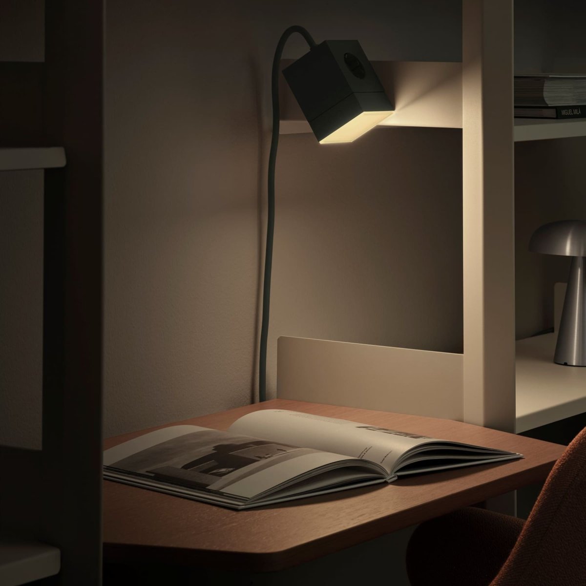 LAMP 1 - EU Groente Van Avolt - Deze handige kleine lamp kan direct in het stopcontact (230V) worden gestoken en is perfect als nachtlampje of sfeerverlichting in de hal, slaapkamer of andere ruimtes waar u een zacht licht wilt.