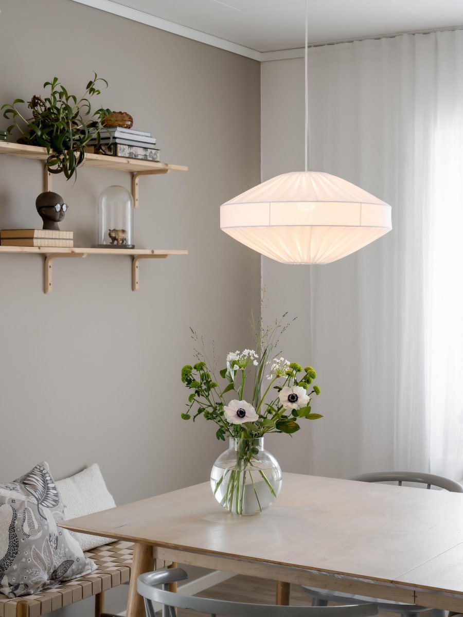 Edith Ø50 Wit hanglamp Van PR Home - Het certificaat garandeert dat het product is getest en vrij is van stoffen die schadelijk kunnen zijn voor de gezondheid en het milieu.