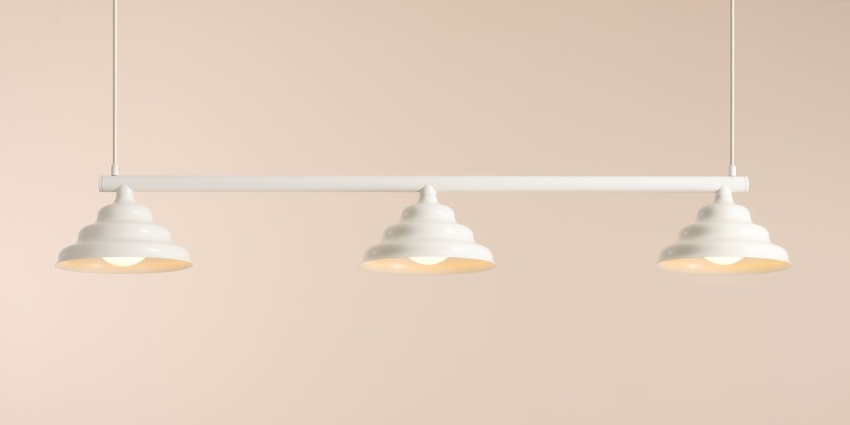 Wave 106cm Crèmewit hanglamp Van Artera - Wave is een moderne hanglamp met een retrodesign, waardoor het een veelzijdige lamp is die in elk huis past.