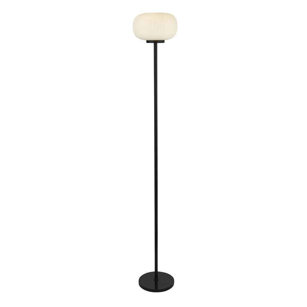 Lumina Zwart vloerlamp Van Searchlight - Gebruik de lamp als een op zichzelf staand interieurdetail of combineer hem met andere lampen uit de Lumina-serie voor een uniforme look.