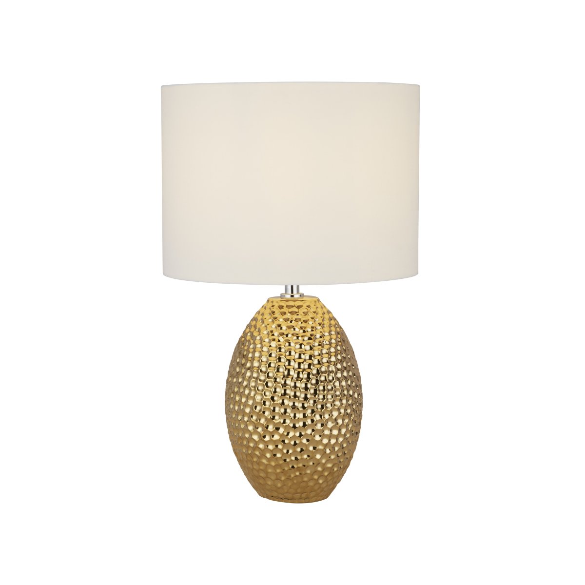 Nadine 30cm Goud tafellamp Van Searchlight - De getextureerde, goudkleurige keramische basis maakt een opvallende indruk, terwijl de neutrale crèmekleurige stoffen kap naadloos past bij elke interieurstijl.