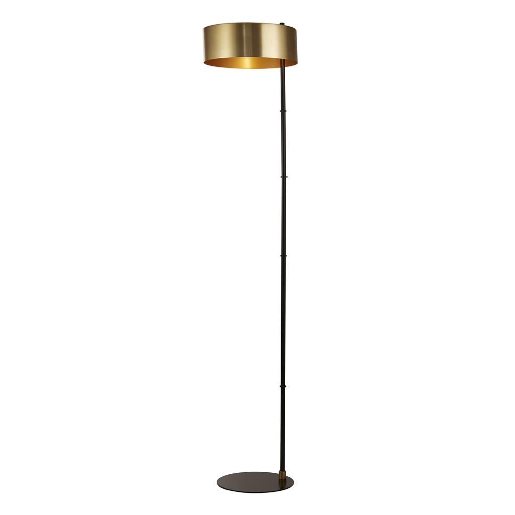 Knox Goud vloerlamp Van Searchlight - De goudkleurige kap zorgt voor een warme en exclusieve uitstraling, terwijl de kantelhoek van 6 graden van de lamp bijdraagt aan een interessante en stijlvolle vorm.