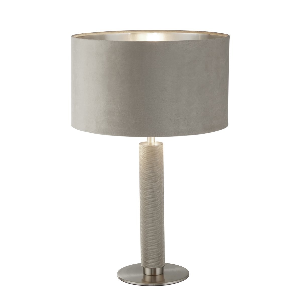 London 63cm Taupe tafellamp Van Searchlight - De opvallende satijnen zilveren basis voegt warmte en rijkdom toe aan uw interieur, terwijl de taupe fluwelen kap met zilveren binnenkant een gevoel van luxe versterkt.