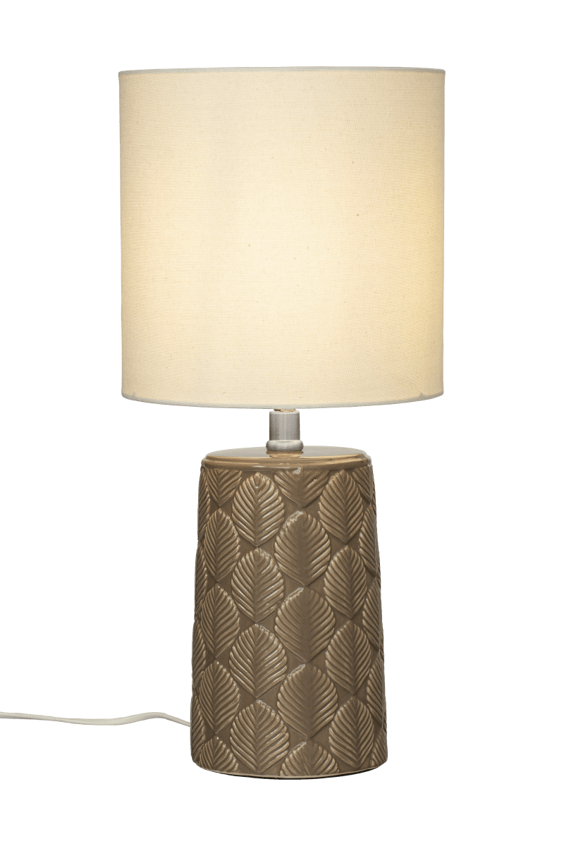Bodil 47cm Bruin tafellamp Van Aneta Lighting - Bodil is een lamp die met zijn beige kap niet alleen aangenaam licht geeft, maar ook een stijlvol interieurdetail is.