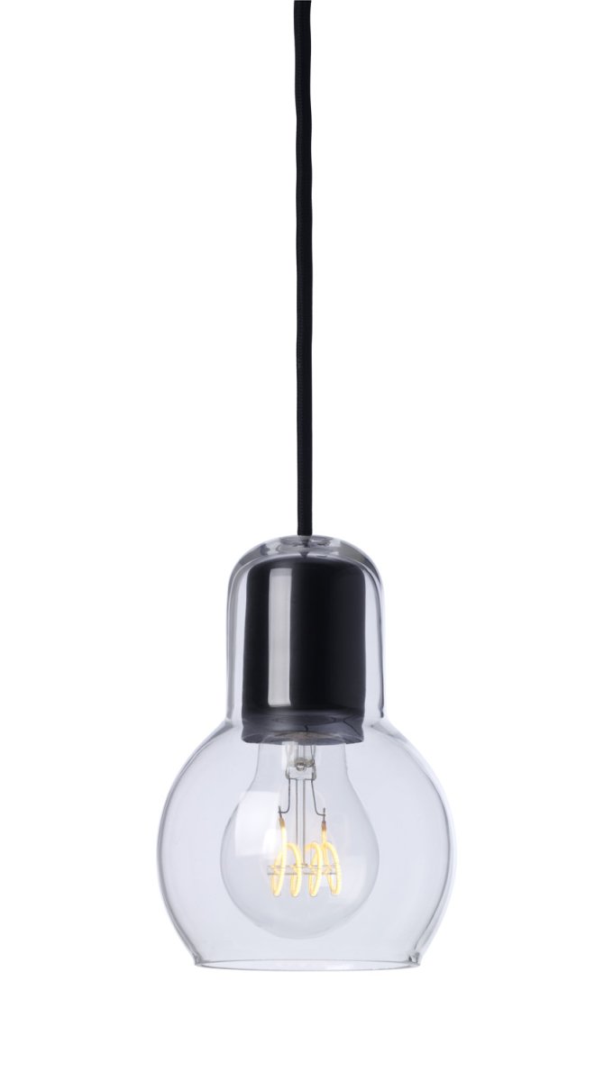 Living Zwart raamlamp Van Lampan - De lamp verspreidt een zacht, aangenaam licht, ideaal voor het verlichten van een raam of een kleinere ruimte.