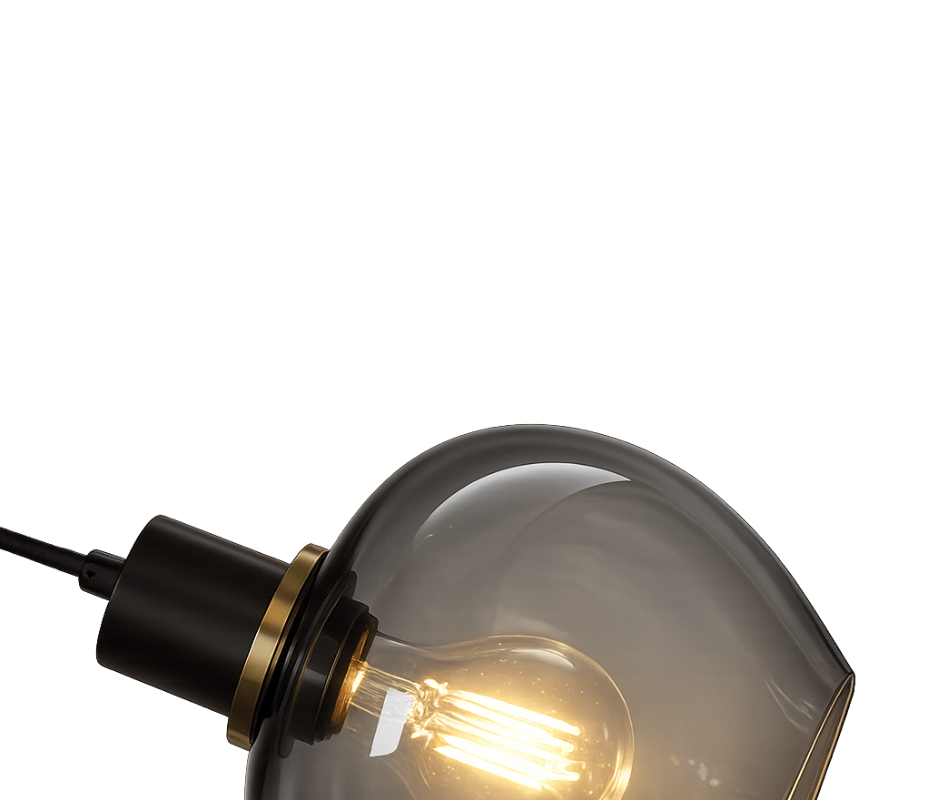 Ariston Ø20 Rookkleurig raamlamp Van Lampan - De kap van rookglas zorgt voor een aangenaam licht, terwijl de details van geborsteld messing een moderne en exclusieve uitstraling geven.