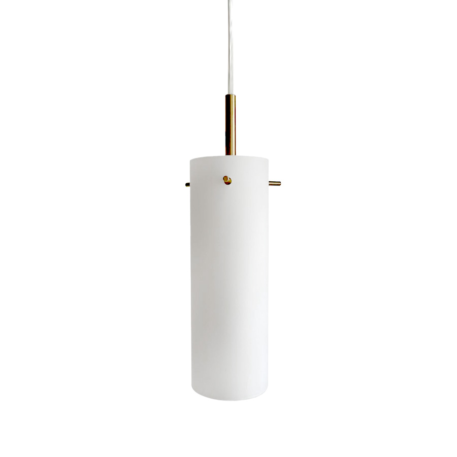 Cilinda Ø7 Messing/wit raamlamp Van Nordic Lighting - Cilinda is een tijdloze raamlamp met een elegant design.