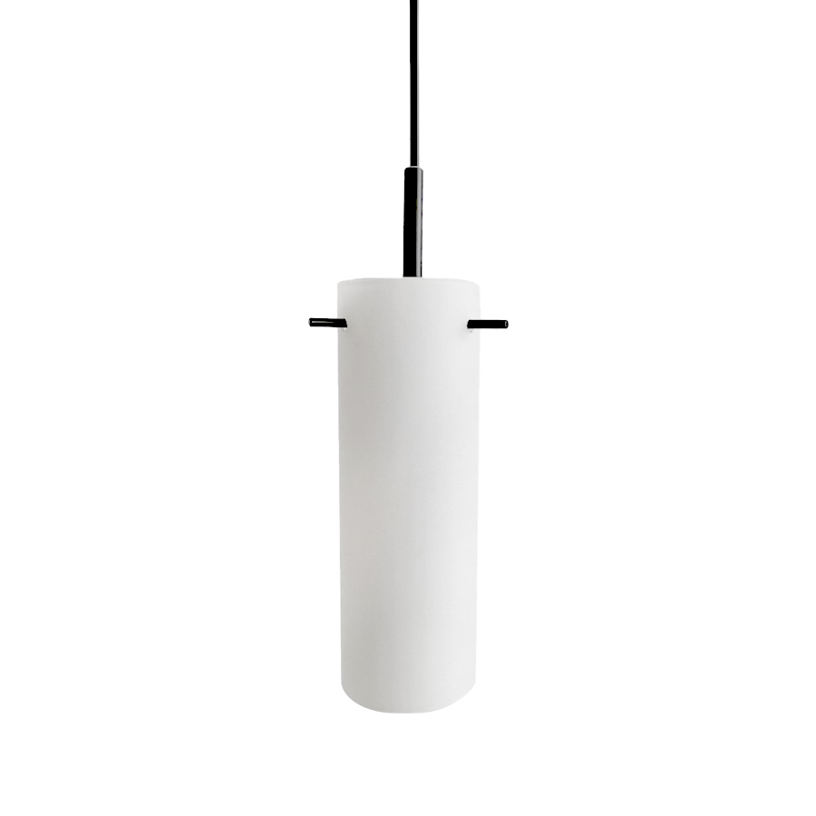 Cilinda Ø7 Zwart en wit raamlamp Van Nordic Lighting - Cilinda is een tijdloze raamlamp met een stijlvol design.