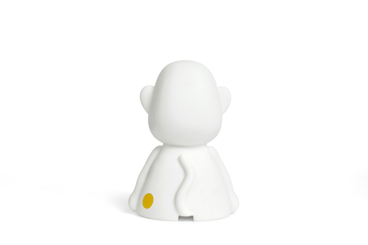 Monkey First Light Wit kinderlamp Van Mr Maria - De First Light Monkey lamp combineert stijl, functionaliteit en veiligheid en is daarmee de perfecte keuze voor ouders die op zoek zijn naar een betrouwbaar en schattig nachtlampje voor hun kinderen.