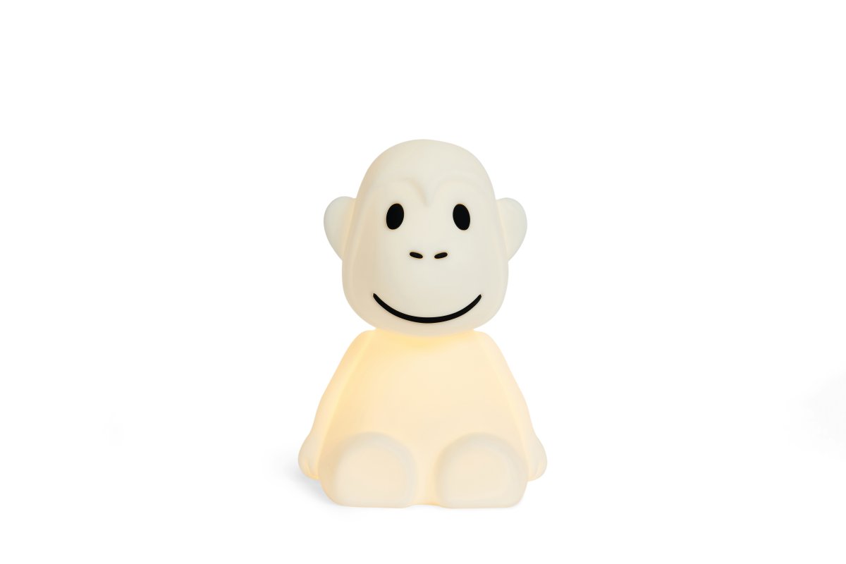 Monkey First Light Wit kinderlamp Van Mr Maria - De First Light Monkey lamp combineert stijl, functionaliteit en veiligheid en is daarmee de perfecte keuze voor ouders die op zoek zijn naar een betrouwbaar en schattig nachtlampje voor hun kinderen.