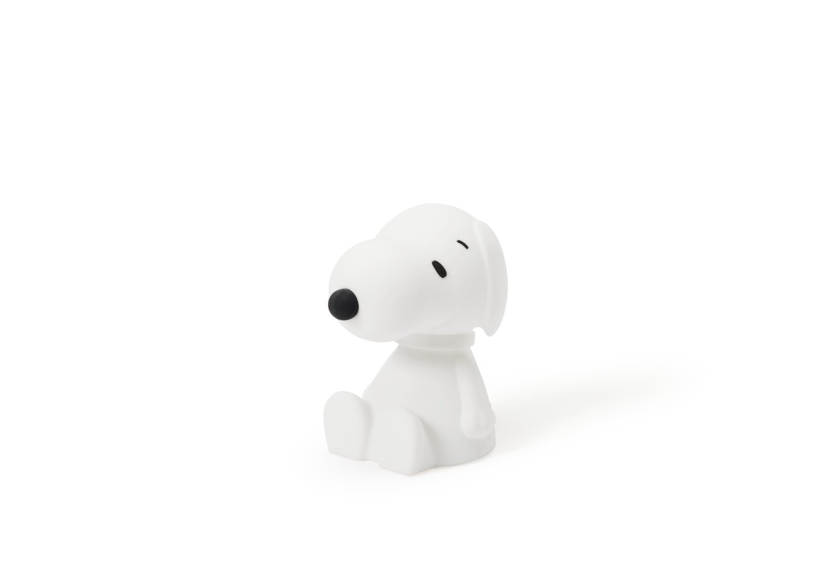 Snoopy First Light Wit kinderlamp Van Mr Maria - Mr Maria's Snoopy is een icoon van groot dromen en het goed doen.
