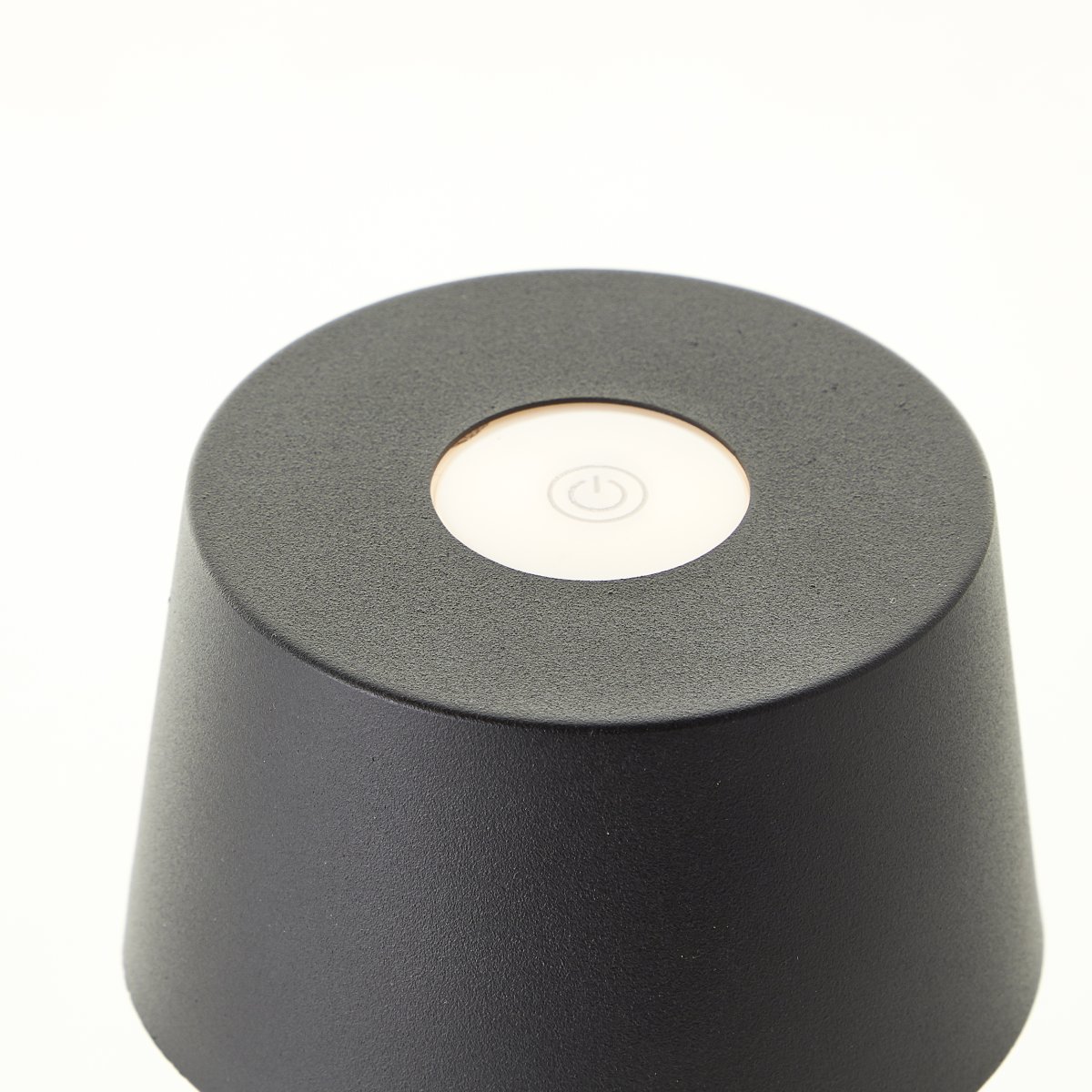 Jona 25cm Zwart Draagbare Van Brilliant - Voor een langere levensduur raden we u aan de Jona binnen op te laden en te bewaren.