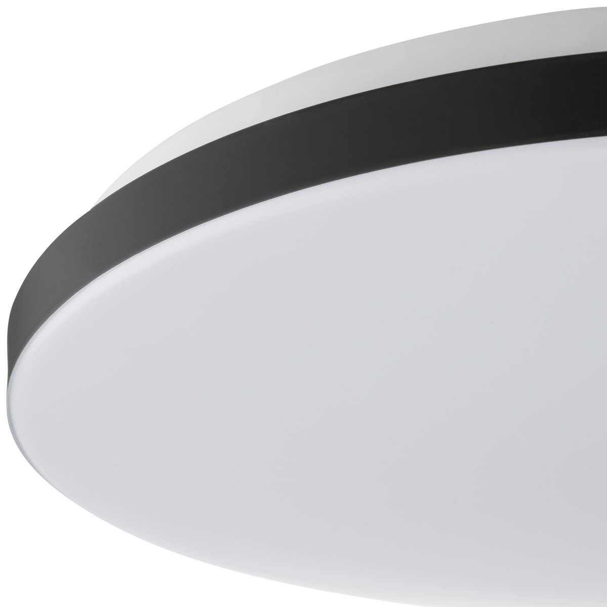 Livio Ø38 Zwart plafondlamp Van Brilliant - Met een lichtsterkte van 2500 lumen en een warmwitte gloed van 3000K geeft de lamp een krachtig en aangenaam licht, perfect voor ruimtes waar u goed zicht nodig hebt - zonder dat dit ten koste gaat van de sfeer.