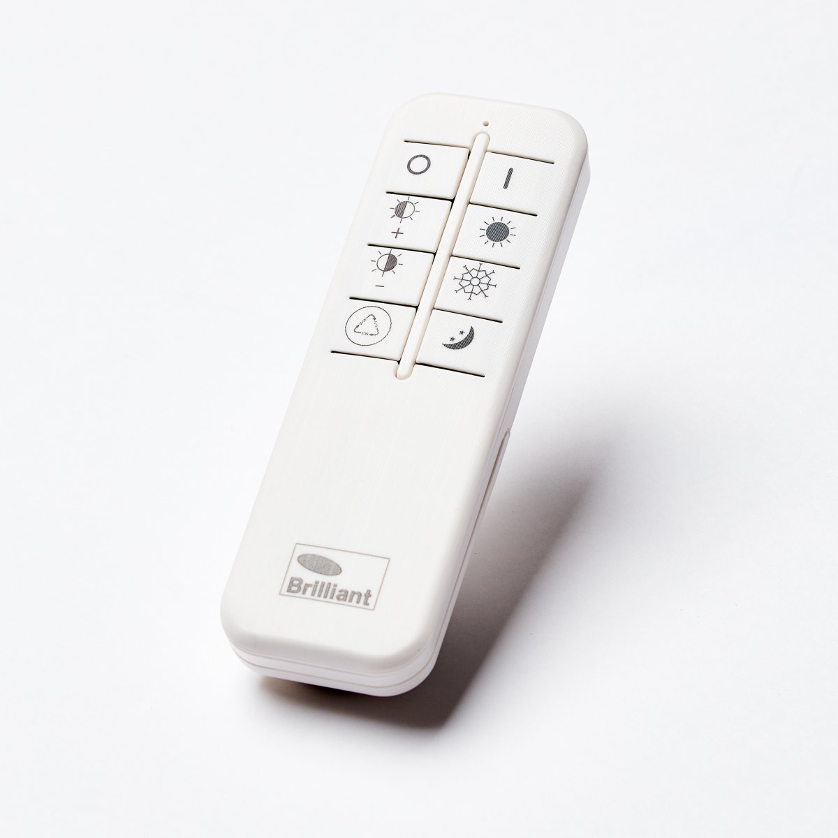 Burlie Ø40 Wit plafondlamp Van Brilliant - Het ge&iuml;ntegreerde ledpaneel straalt een helder licht van 2400 lm uit dat in drie stappen dimbaar is met de meegeleverde afstandsbediening.