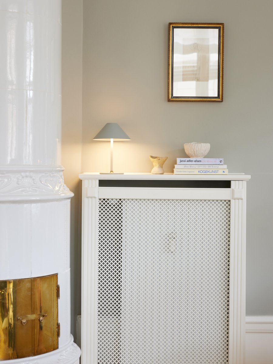 Hygge 20cm Warm grijs Draagbare Van Halo Design - Hygge is een veelzijdige en stijlvolle verlichting die geschikt is voor alle gelegenheden en beschikt over een dimfunctie.