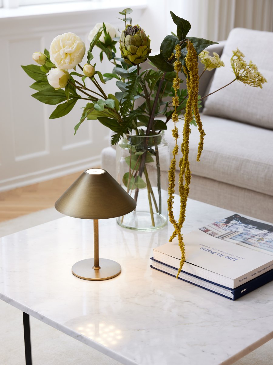 Hygge 20cm Antiek messing Draagbare Van Halo Design - Hygge is een veelzijdige en stijlvolle verlichting die geschikt is voor alle gelegenheden en beschikt over een dimfunctie.