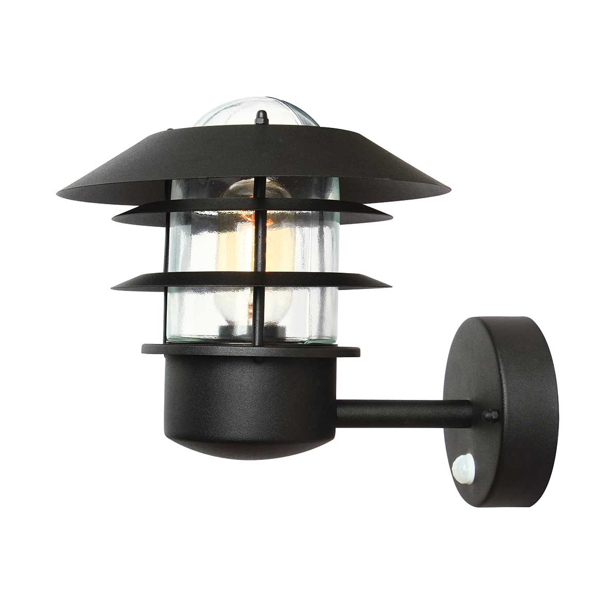Helsingor PIR Ø22 Zwart buitenlamp Van Elstead Lighting - Tillverkad av rostfritt st&aring;l i svart finish och glas, erbjuder den en robust och v&auml;derbest&auml;ndig konstruktion som &auml;r perfekt f&ouml;r fasader, entr&eacute;er och uteplatser.