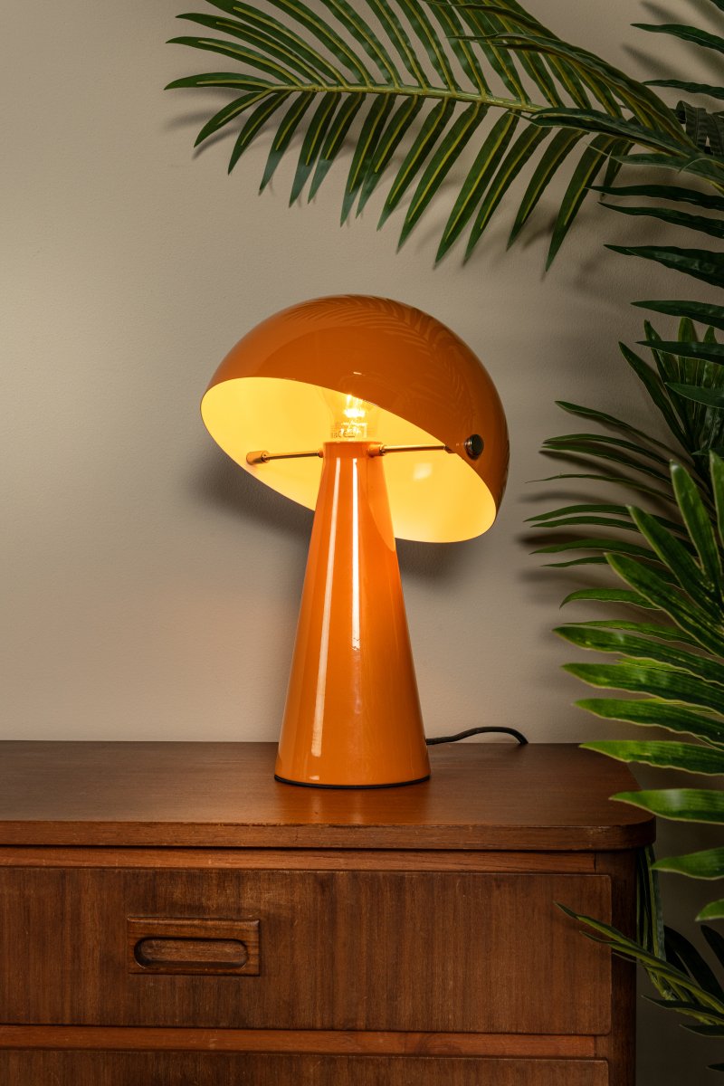 Barone 34cm Oranje tafellamp Van Lucide - De lamp verspreidt een aangename gloed en staat zowel op een bureau als op een bijzettafel.