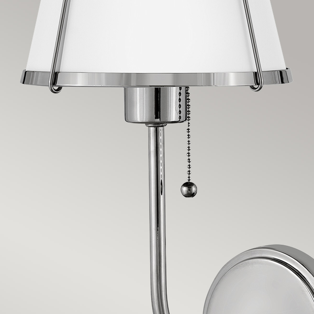 Clarke 40cm Nikkel/wit wandlamp Van Elstead Lighting - Clarke is een elegante wandlamp van staal met een prachtige gepolijste nikkelafwerking en een stijlvolle witte kap.
