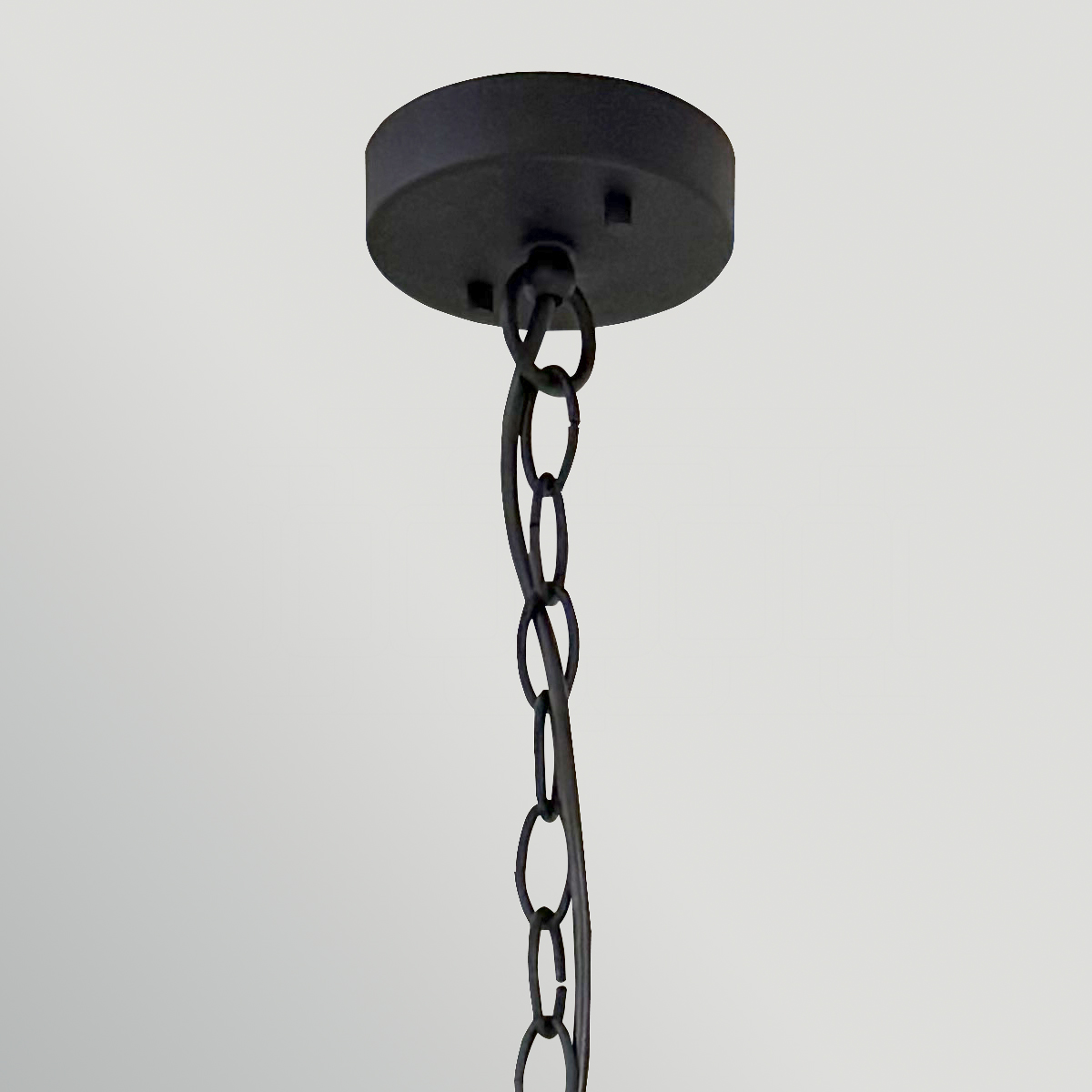 Sabina Ø72 Zwart hanglamp Van Elstead Lighting - De zwarte ketting versterkt de stijlvolle uitstraling van de kroonluchter en maakt van Sabina een prachtige blikvanger boven de eettafel of in de woonkamer.