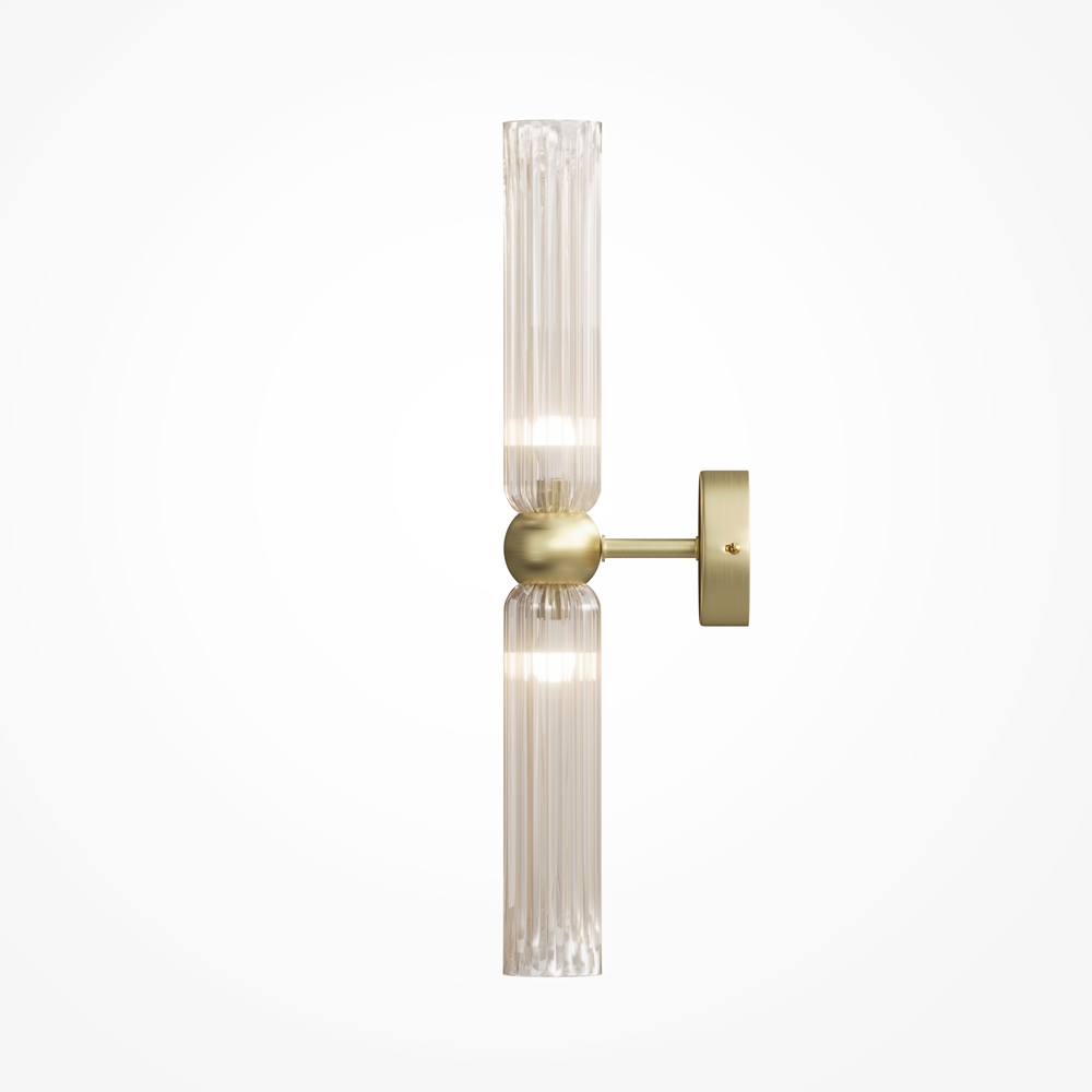 Antic 44cm Brandewijn wandlamp Van Maytoni - De dubbele glazen kappen van cognackleurig glas worden gecombineerd met een elegant gouden armatuur met een gouden afwerking, wat een harmonieuze balans cre&euml;ert tussen modern design en klassieke charme.