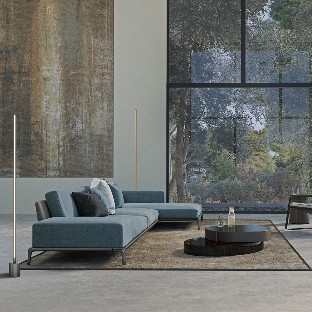 Flow Zwart vloerlamp Van Maytoni - Dankzij de slanke, rechte vorm en de verborgen ledverlichting verspreidt de lamp zacht en discreet licht, wat een rustige sfeer cre&euml;ert.