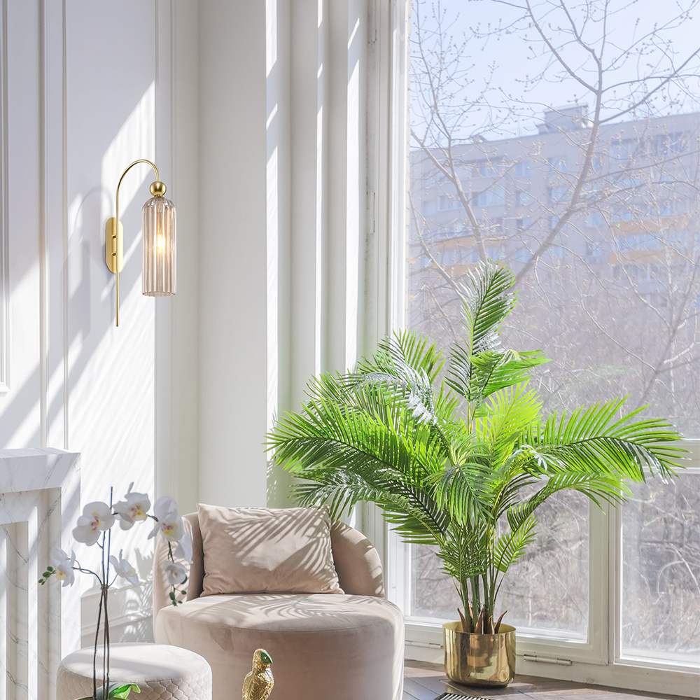 Antic 55cm Goud wandlamp Van Maytoni - Dankzij de verfijnde boogvorm en unieke kleurencombinatie is dit de perfecte keuze voor iedereen die een tijdloze en elegante sfeer aan zijn huis wil toevoegen.
