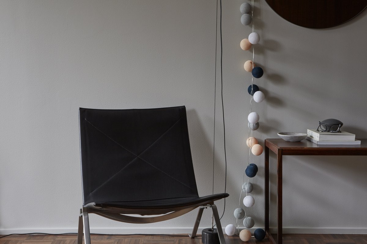 Irislights Moonlight 20-lights Veelkleurig Van Irislights - De lichtslinger bestaat uit handgemaakte bollen van katoen en polyester met een bevestigd kunststof snoer.