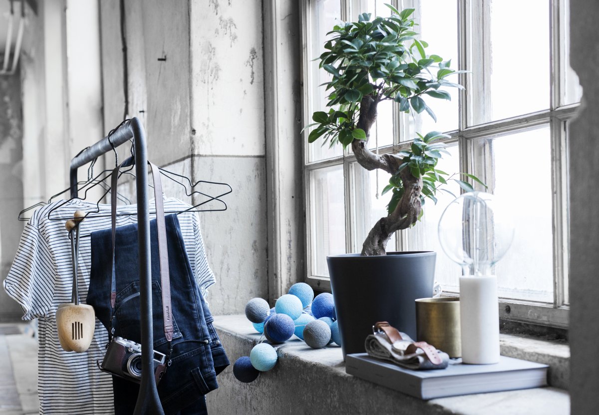 Irislights Ocean Blue 20-lights Blauw Van Irislights - Hij verspreidt een warm, gezellig licht en cre&euml;ert een huiselijke sfeer, waar je hem ook plaatst.